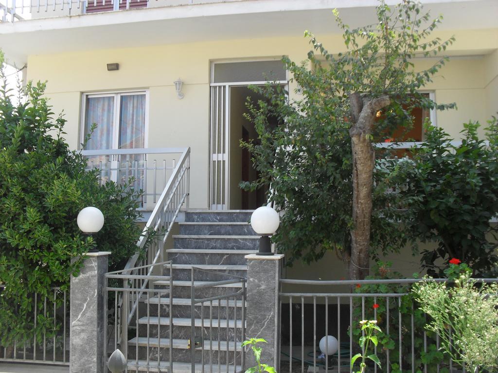 Cornelia Apartment Lákka Стая снимка
